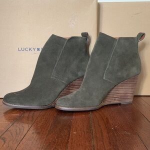 Lucky Brand Women's dark moss Suede Ankle Booties. NEW!
